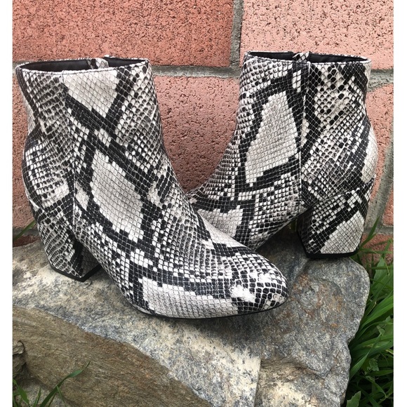 Ankle High Chunky Heel Textured Snake Print Bootie - Picture 2 of 11